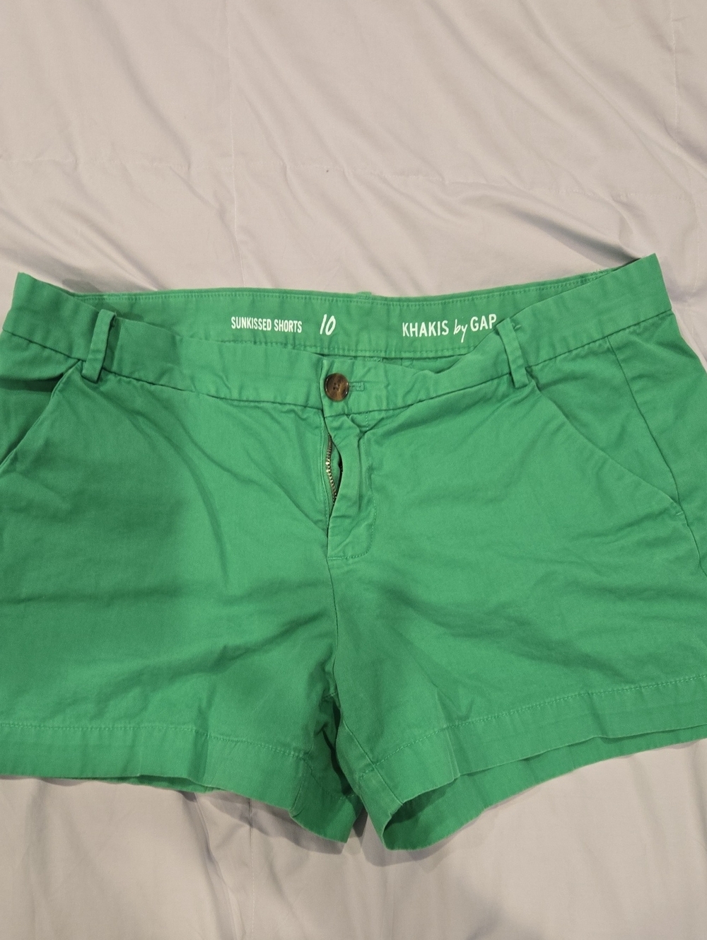 GAP Sunkissed Khaki Shorts in Bright Green